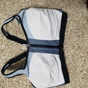 Victoria sport bra
